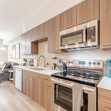 Апартаменти Upscale Modern Apts - Free Parking, Fast Wifi, Courtyard Остін Екстер'єр фото