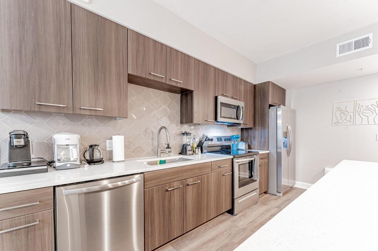 Апартаменти Upscale Modern Apts - Free Parking, Fast Wifi, Courtyard Остін Екстер'єр фото