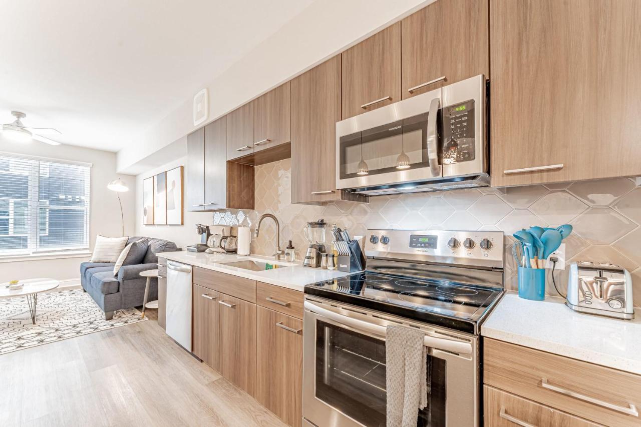 Апартаменти Upscale Modern Apts - Free Parking, Fast Wifi, Courtyard Остін Екстер'єр фото